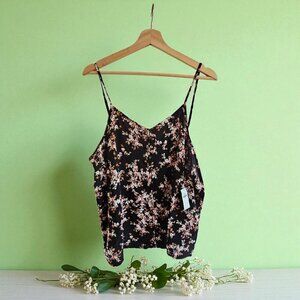 Womens XL Old Navy Black Floral Sleeveless Tank Top with Fabric Button Detail